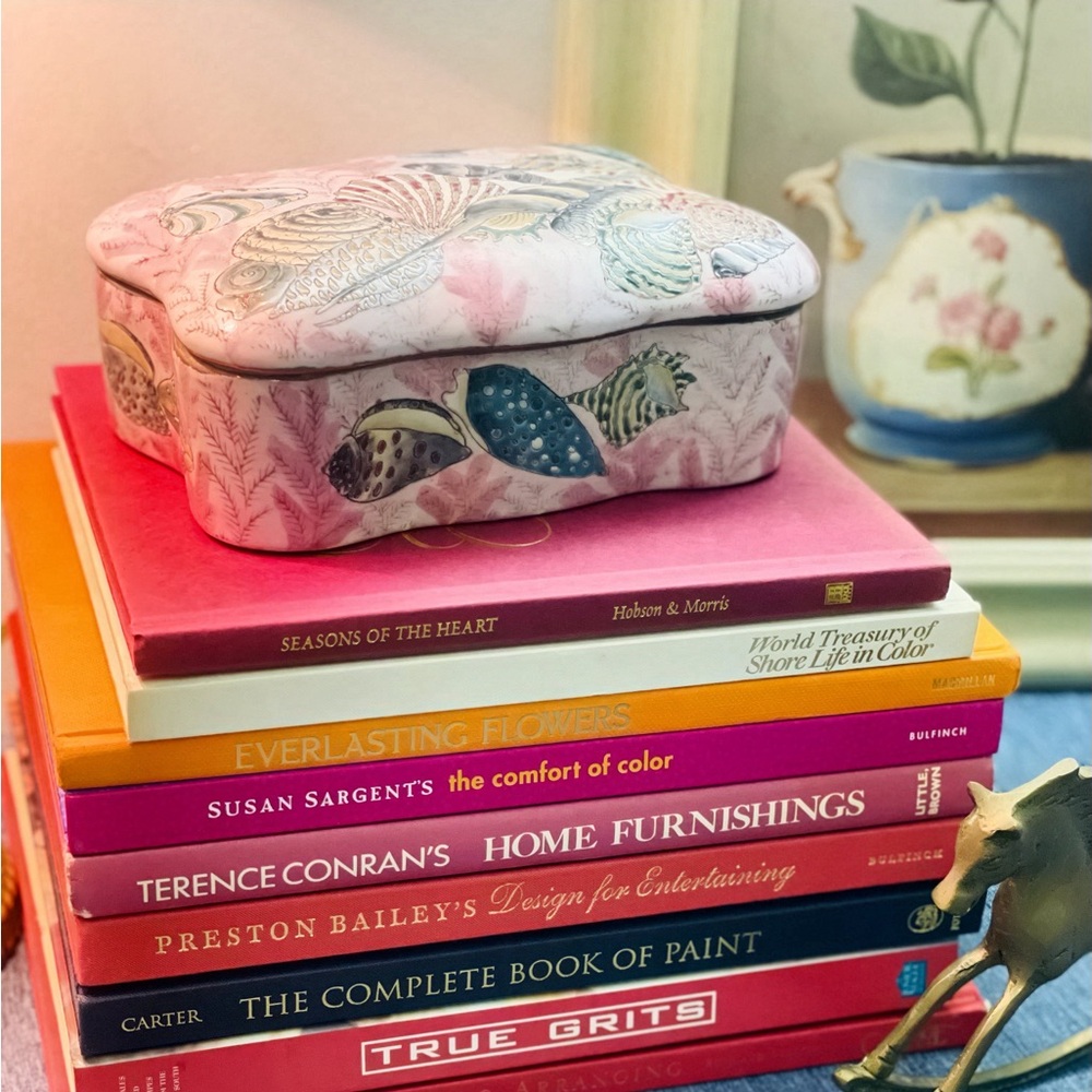 Macau Style Chinoiserie Lidded Box